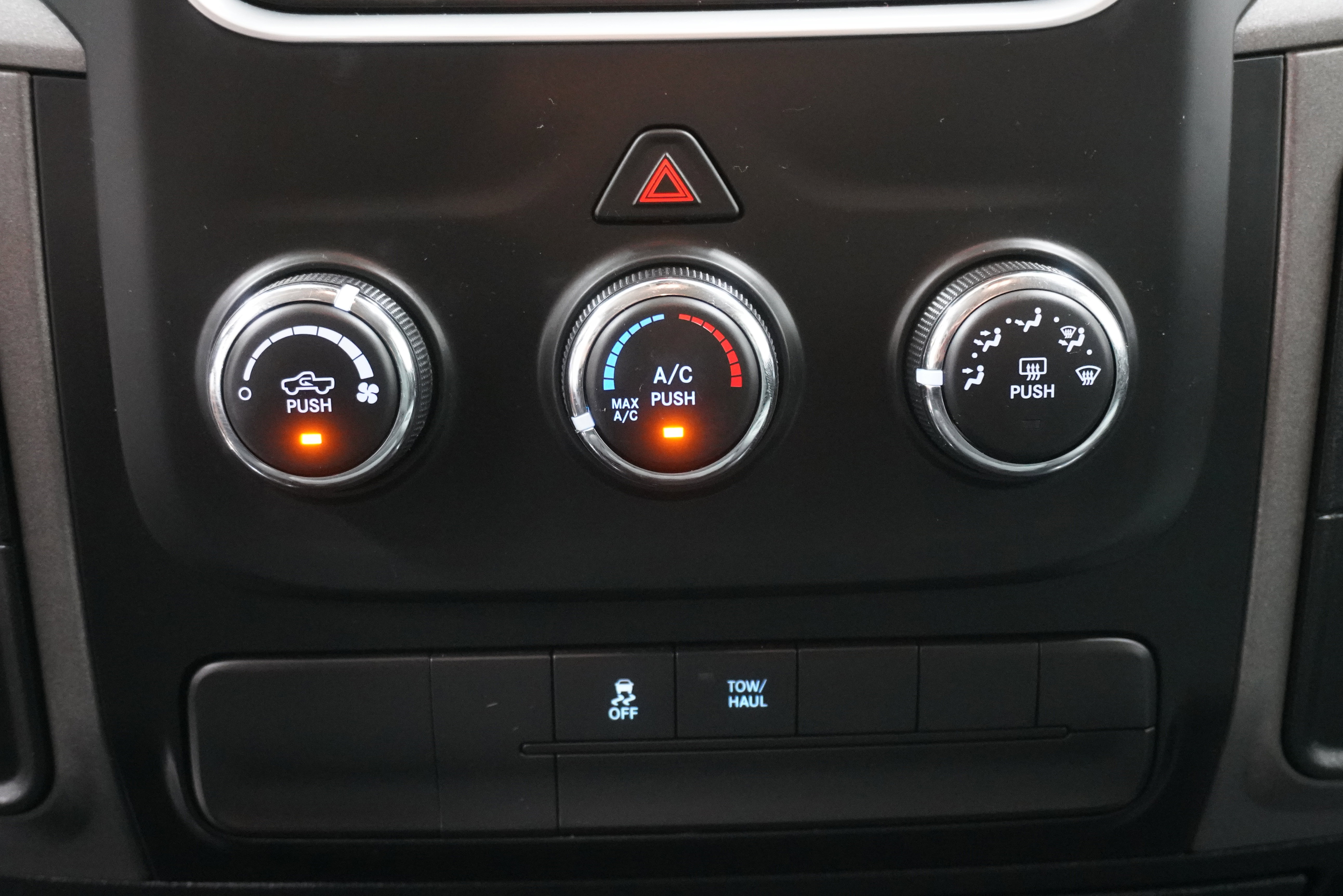 Used 2014 RAM 1500 Express RWD image 17