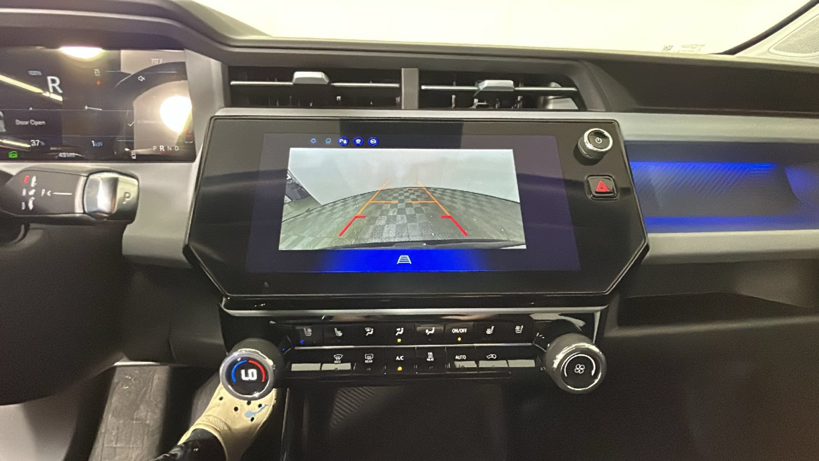 Used 2027 Chevrolet Bolt RS FWD image 26