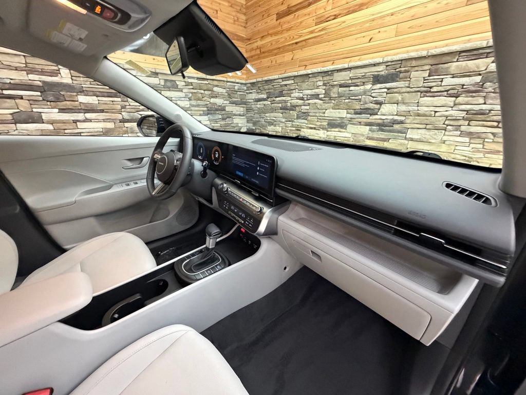 Used 2024 Hyundai Kona SEL AWD/4WD image 31