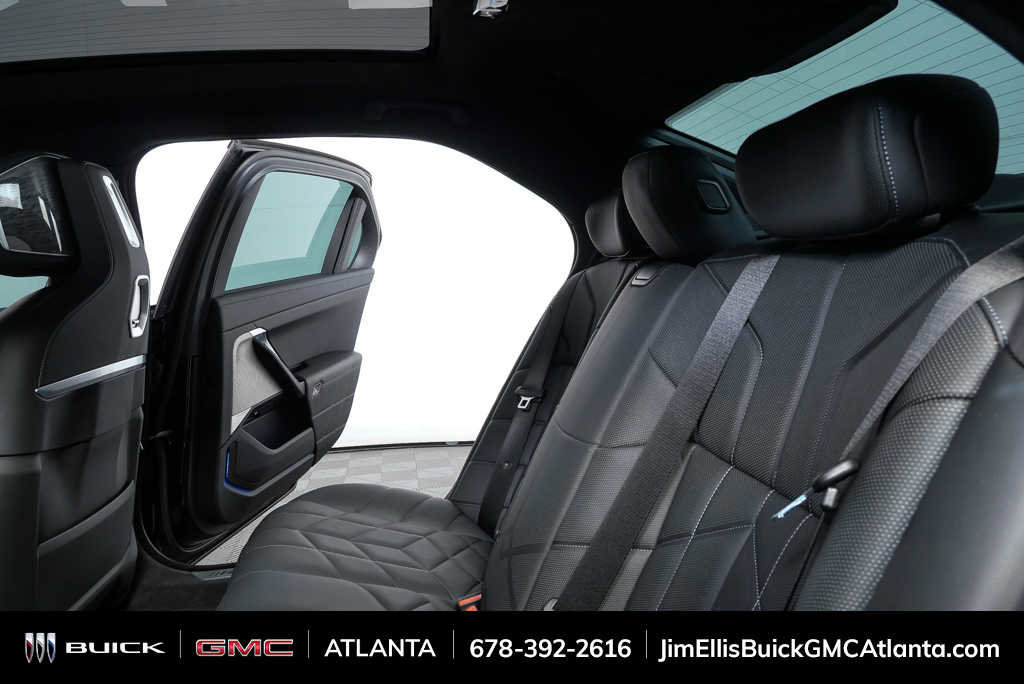 Used 2023 BMW 760i xDrive AWD/4WD image 20