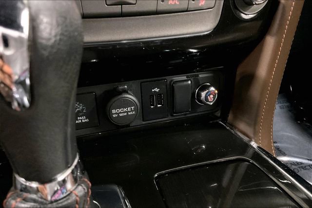Used 2020 Nissan Armada Platinum w/ Platinum Reserve Package image 33
