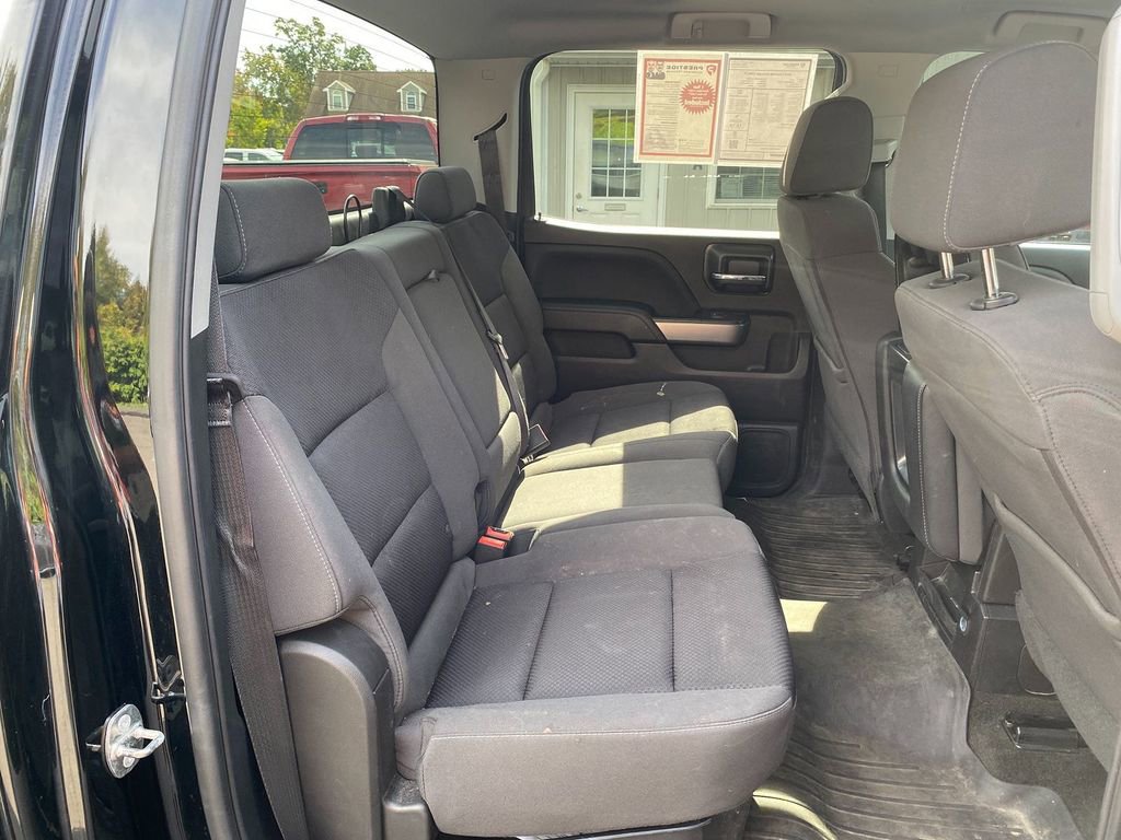 Used 2018 Chevrolet Silverado 1500 LT w/ All Star Edition image 28