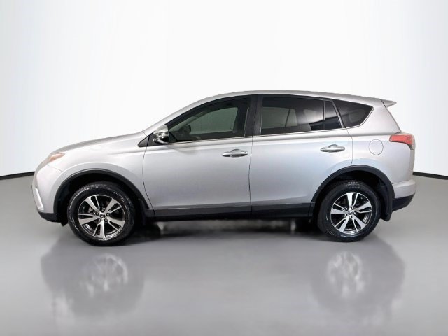 Used 2018 Toyota RAV4 XLE FWD image 6