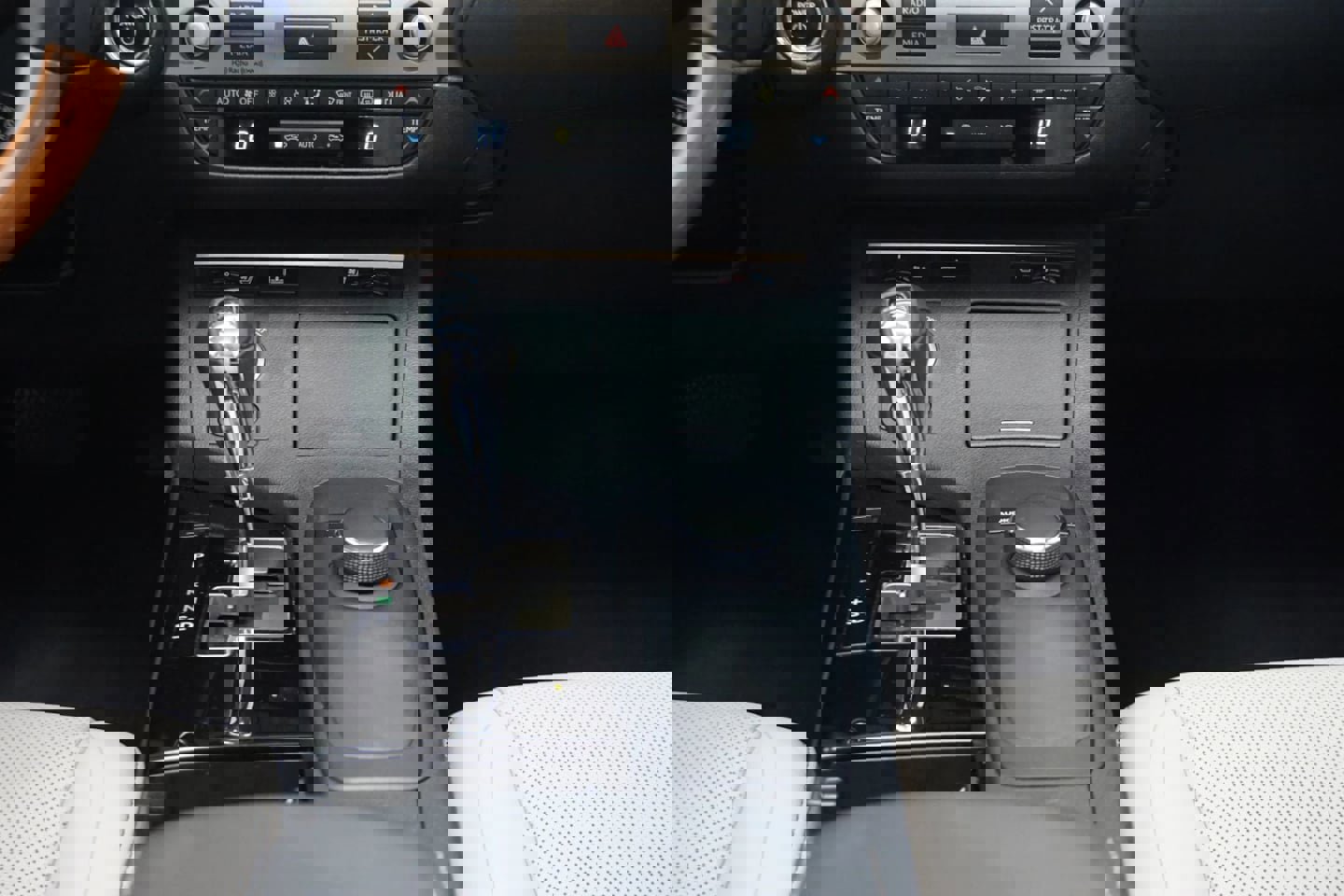 Used 2013 Lexus ES 300h image 17