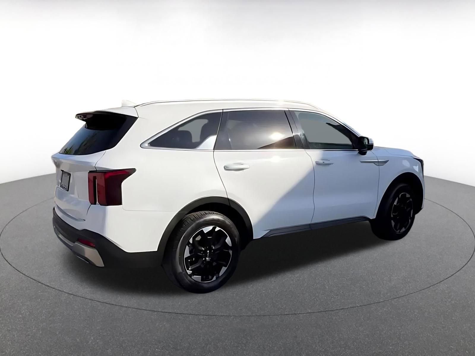Used 2024 Kia Sorento S FWD image 15
