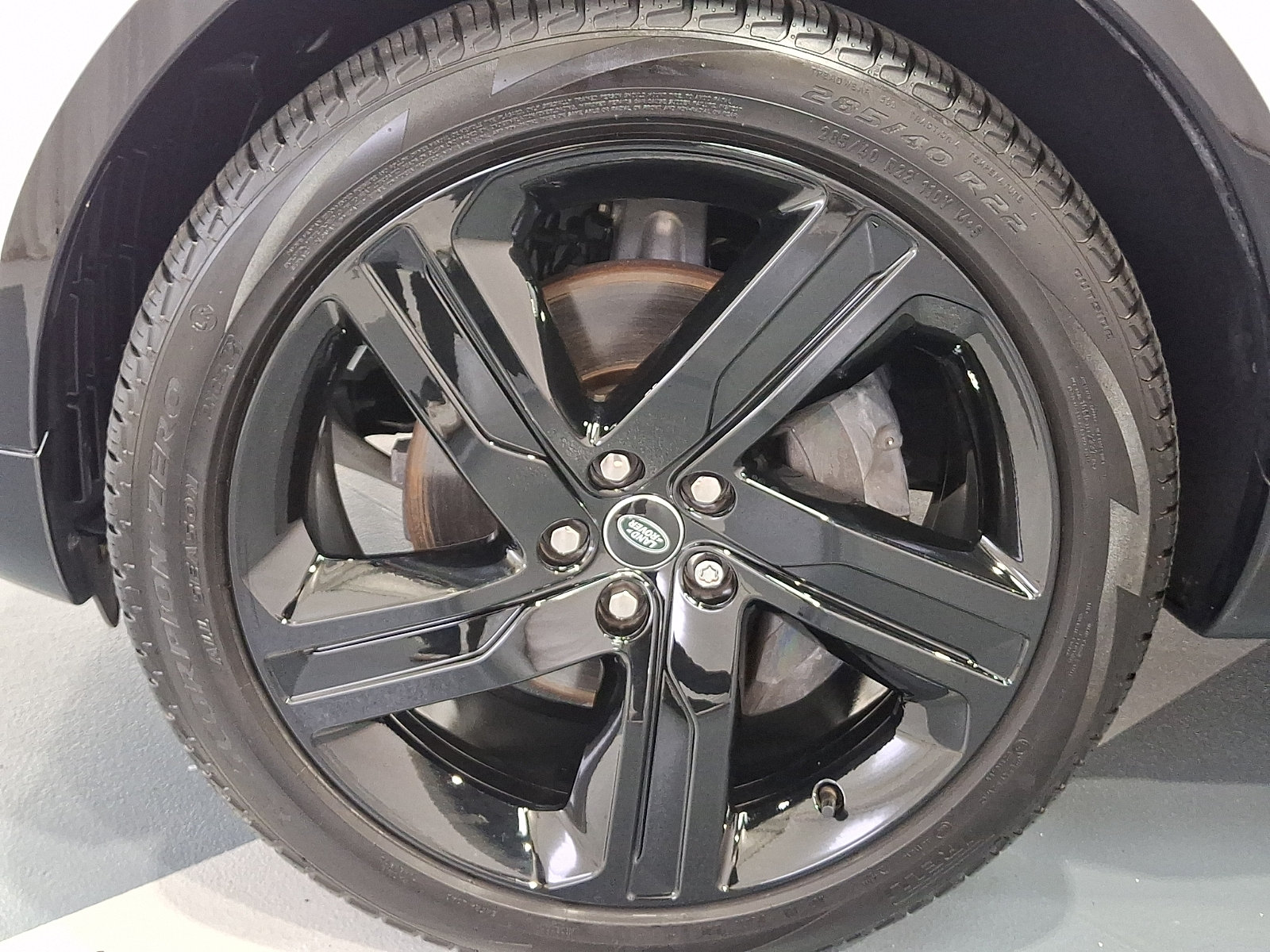 Certified 2025 Land Rover Discovery Dynamic SE AWD/4WD image 8