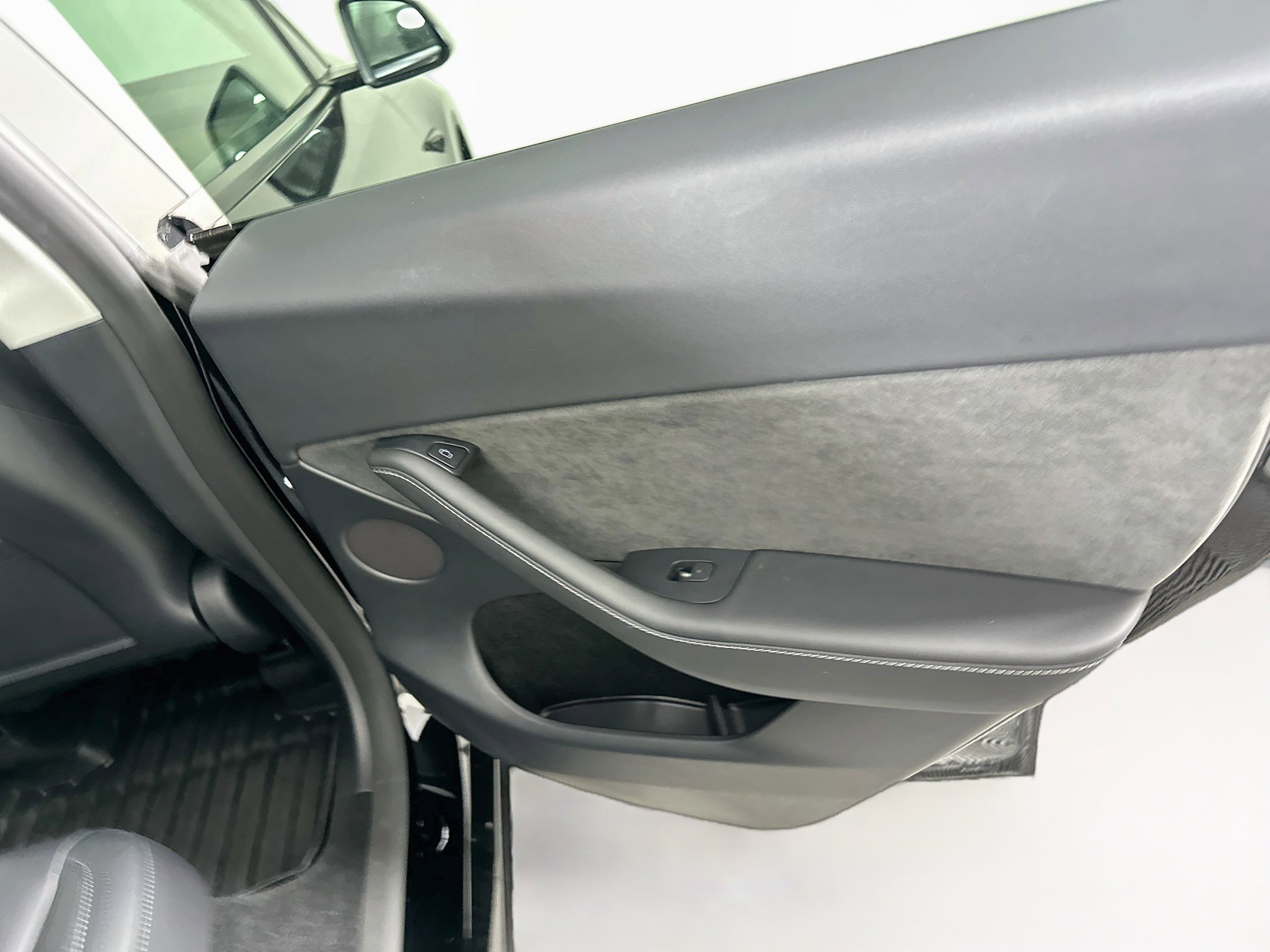 Used 2023 Tesla Model Y Long Range AWD/4WD image 30