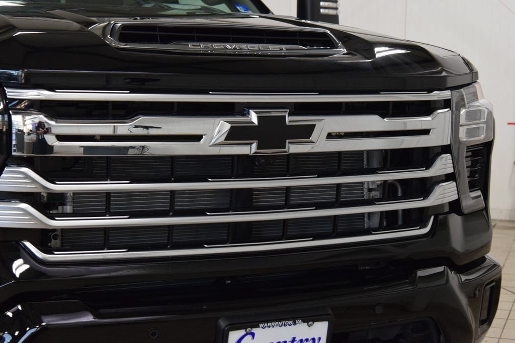 New 2026 Chevrolet Silverado 2500 High Country w/ High Country Premium Package AWD/4WD image 11