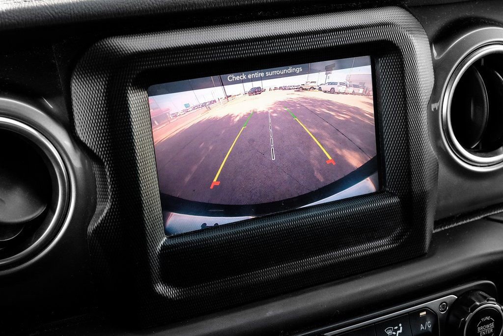 Used 2020 Jeep Wrangler Unlimited Sahara image 30