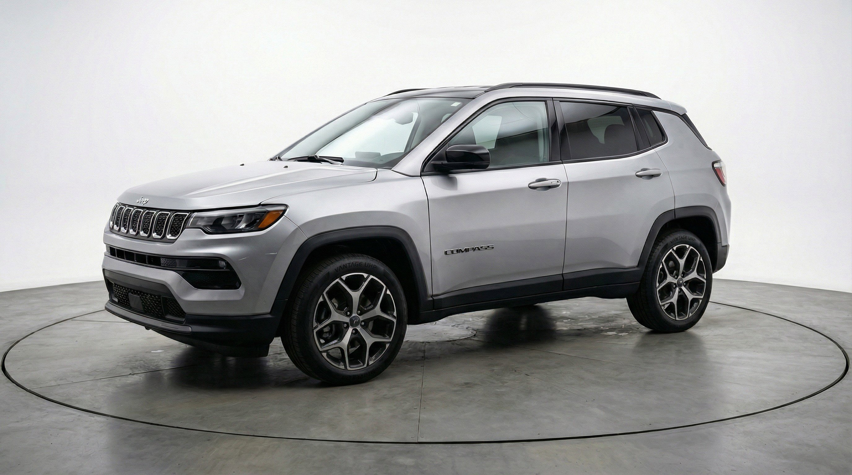 Used 2025 Jeep Compass Limited AWD/4WD image 3