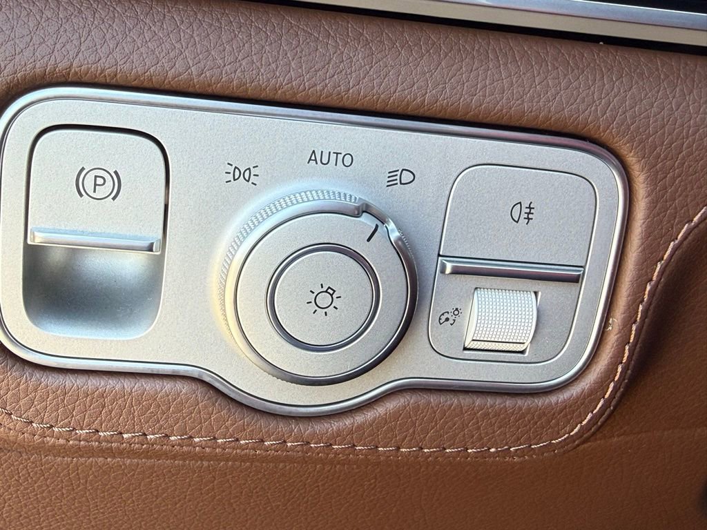 Used 2025 Mercedes-Benz GLS 580 4MATIC image 22