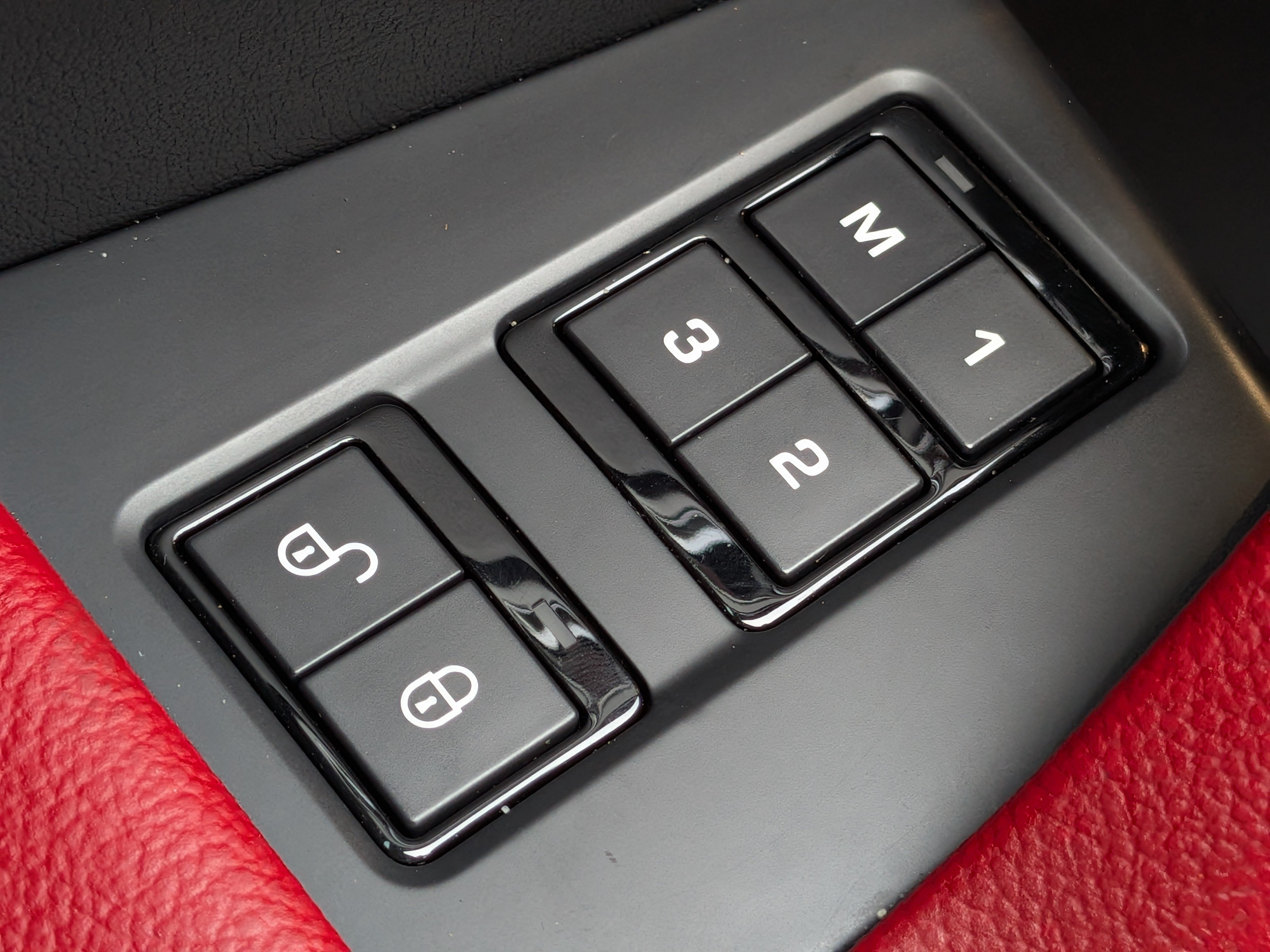 Used 2020 Jaguar F-PACE S AWD/4WD image 24