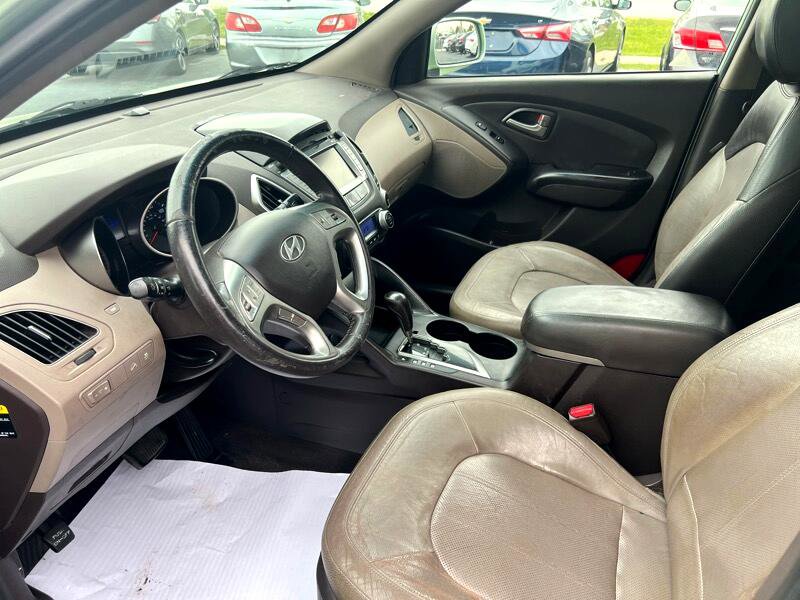 Used 2010 Hyundai Tucson Limited w/ Premium Pkg 4 image 16