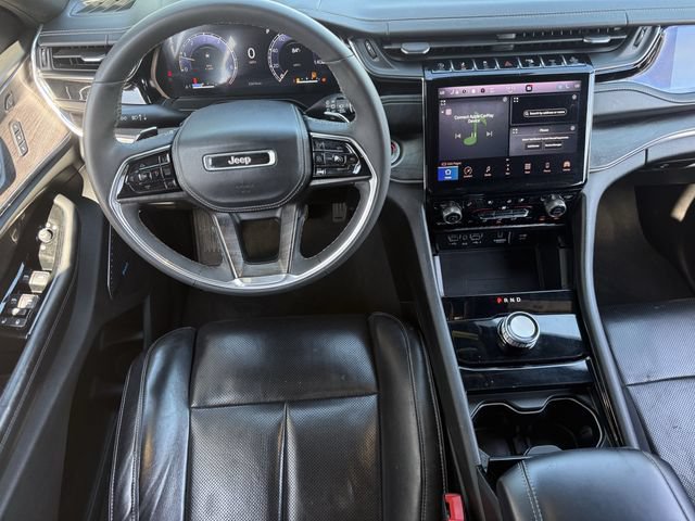 Used 2023 Jeep Grand Cherokee Overland w/ Luxury Tech Group IV RWD image 11