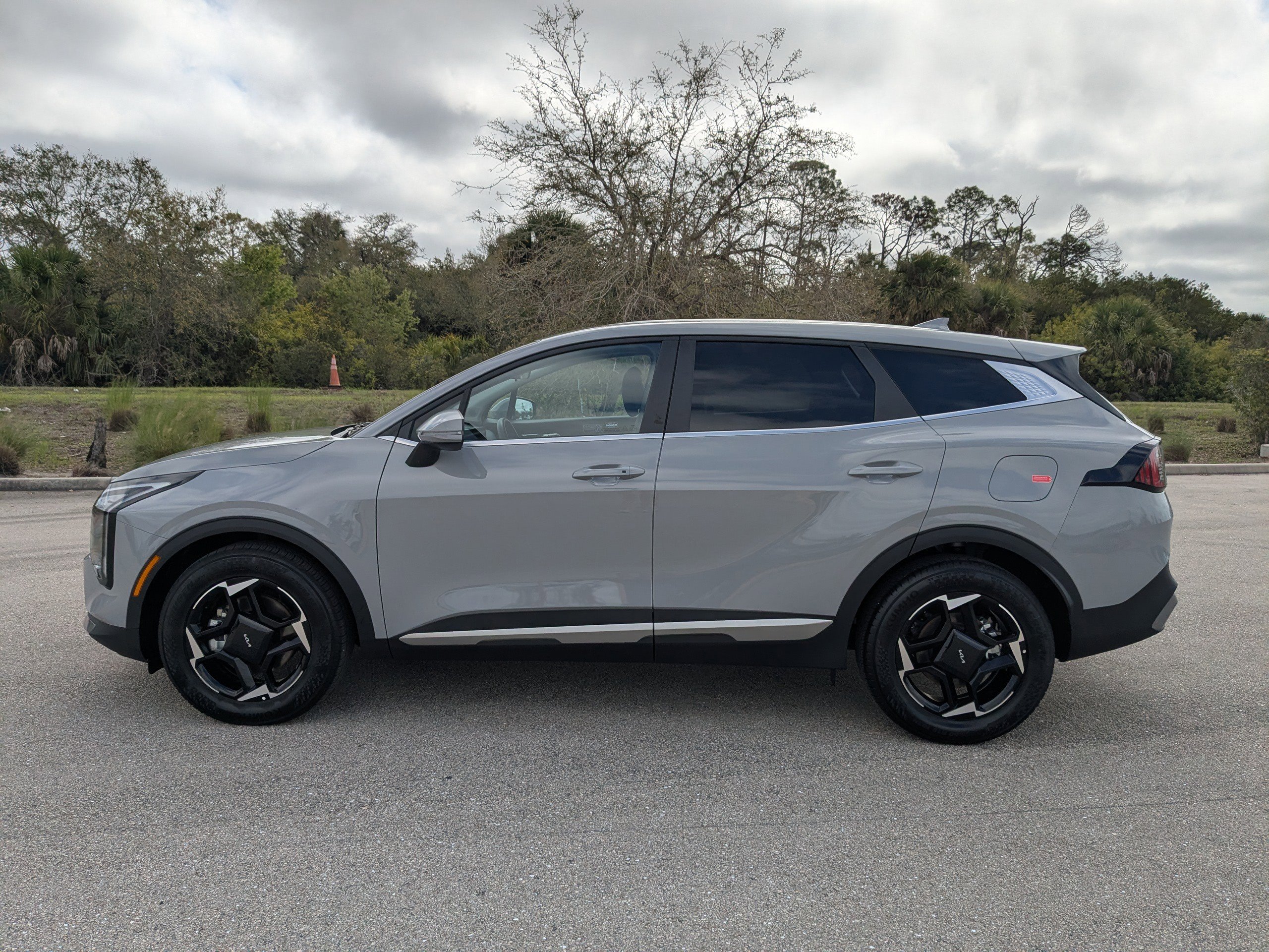 Used 2026 Kia Sportage EX image 8