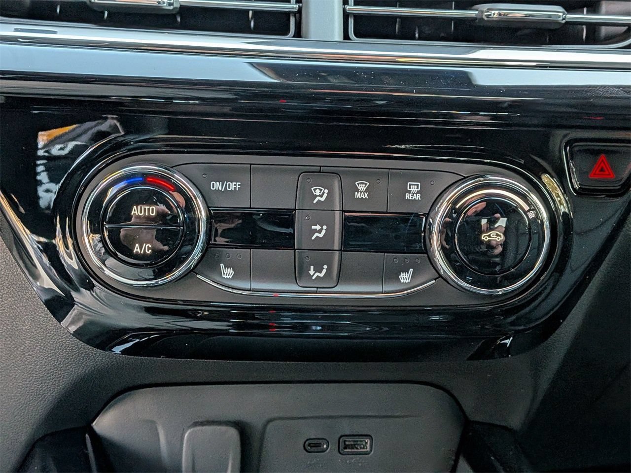 New 2026 Chevrolet Trax RS w/ Driver Confidence Package FWD image 17
