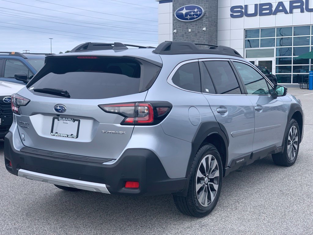 Used 2024 Subaru Outback Limited AWD/4WD image 8