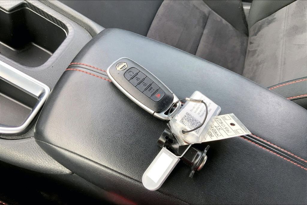 Used 2025 Nissan Sentra SR image 11