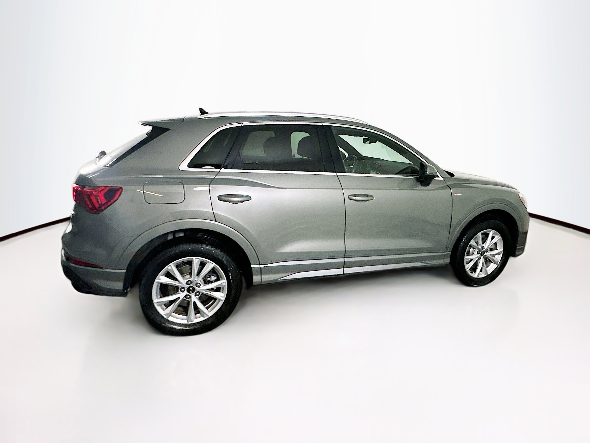 Used 2023 Audi Q3 2.0T Premium image 10