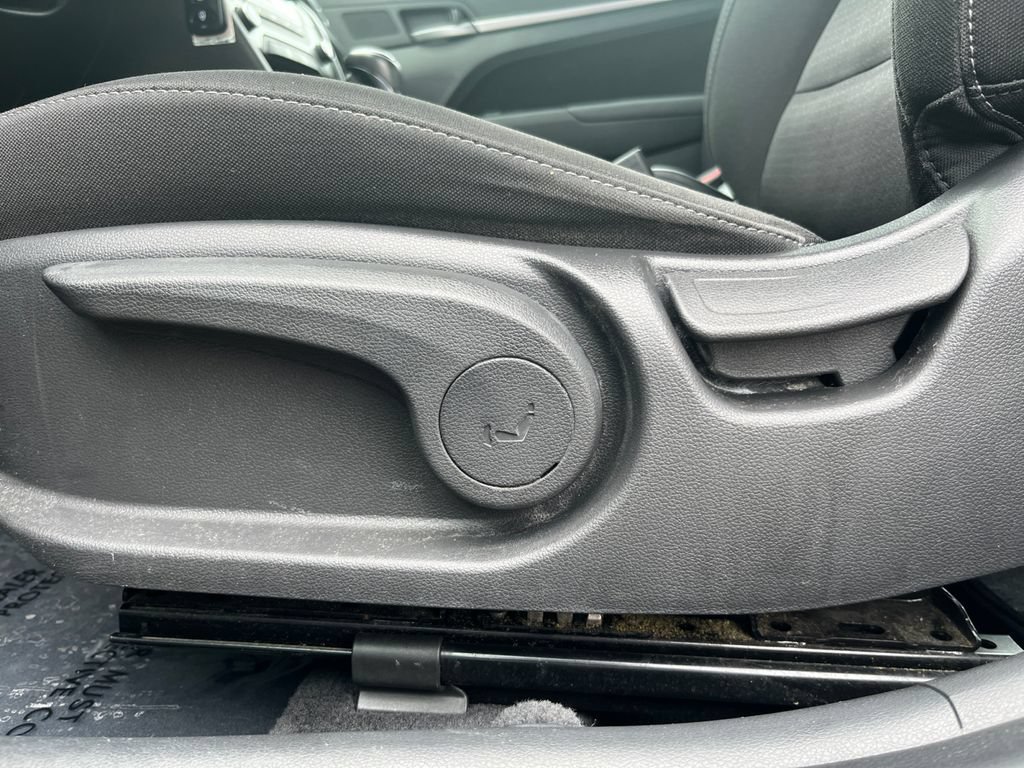Used 2017 Hyundai Elantra Sedan FWD image 16