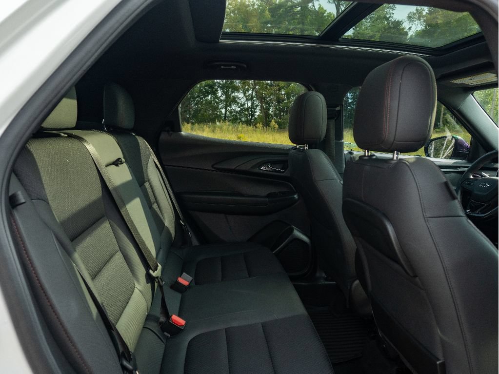 Used 2021 Chevrolet TrailBlazer RS w/ Sun and Liftgate Package FWD image 17