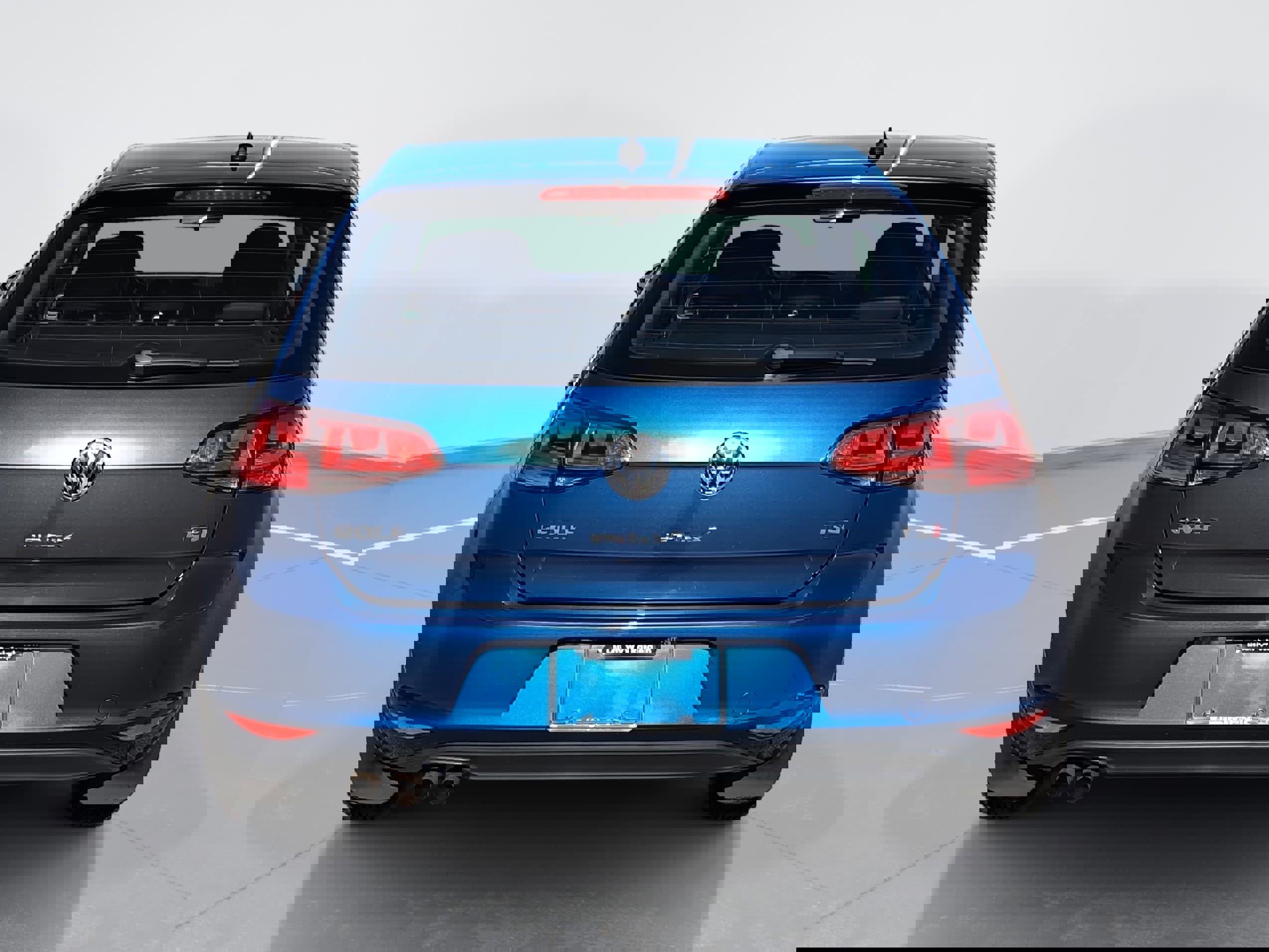 Used 2017 Volkswagen Golf Wolfsburg Edition image 4