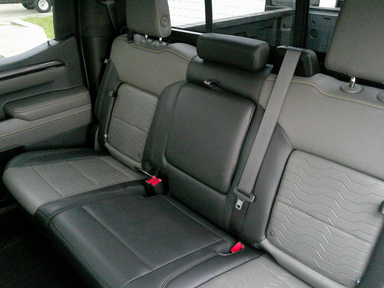 Used 2022 Chevrolet Silverado 1500 ZR2 w/ Technology Package image 15