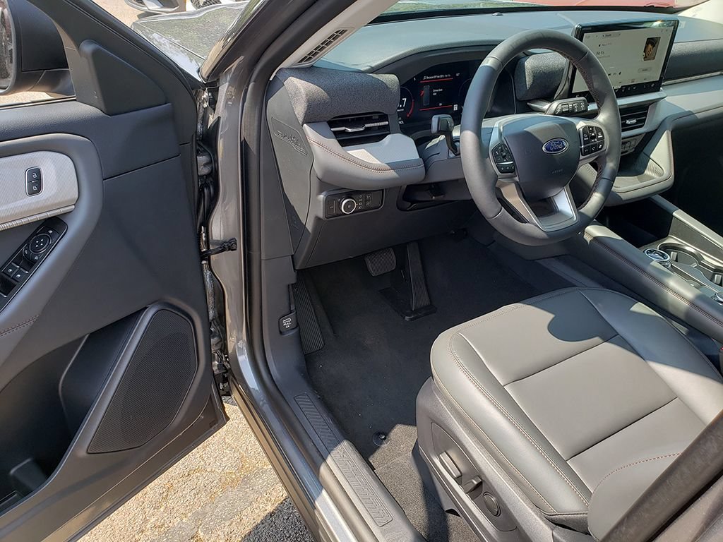 New 2026 Ford Explorer Active w/ Active Comfort Package AWD/4WD image 12