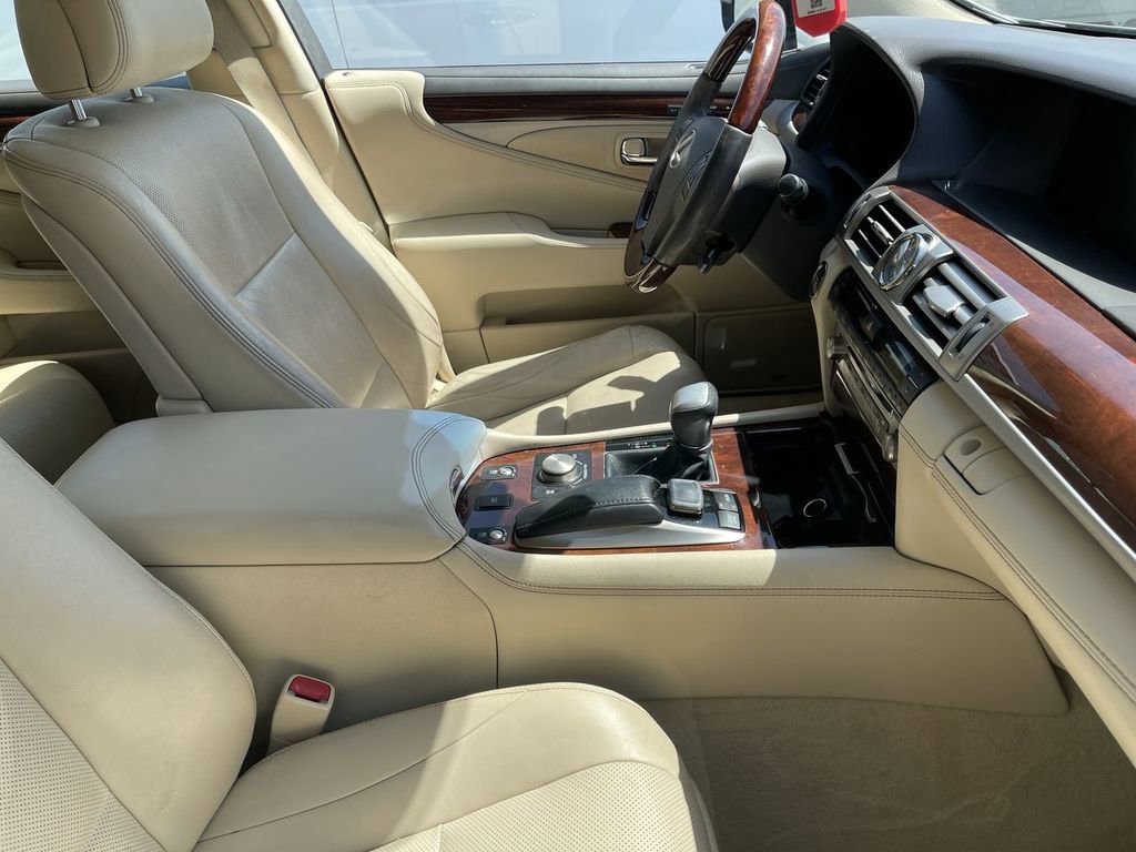 Used 2015 Lexus LS 460 AWD w/ Comfort Package image 11