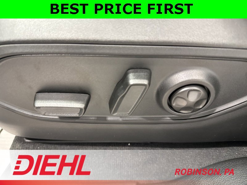 New 2025 Jeep Grand Cherokee Altitude image 20