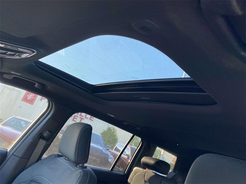 New 2025 Jeep Grand Cherokee L Laredo w/ Luxury Tech Group I image 43