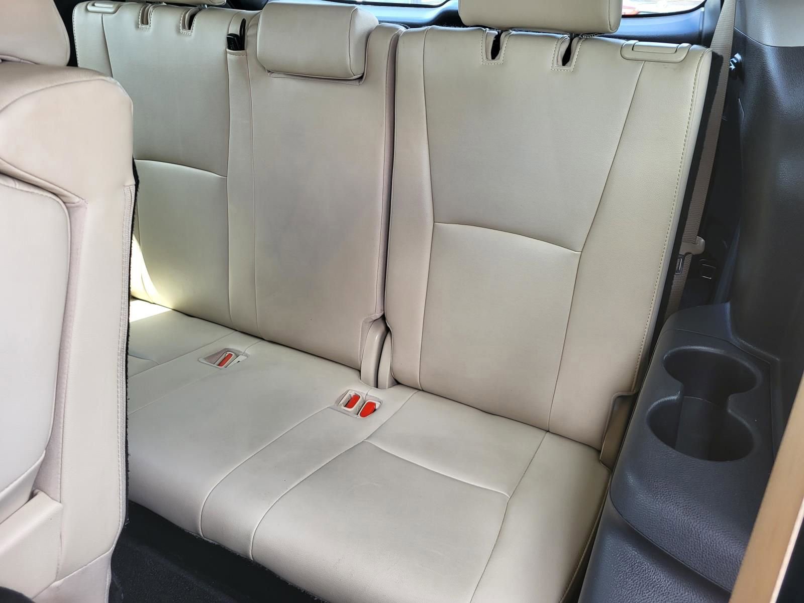 Used 2020 Toyota Highlander Limited FWD image 16