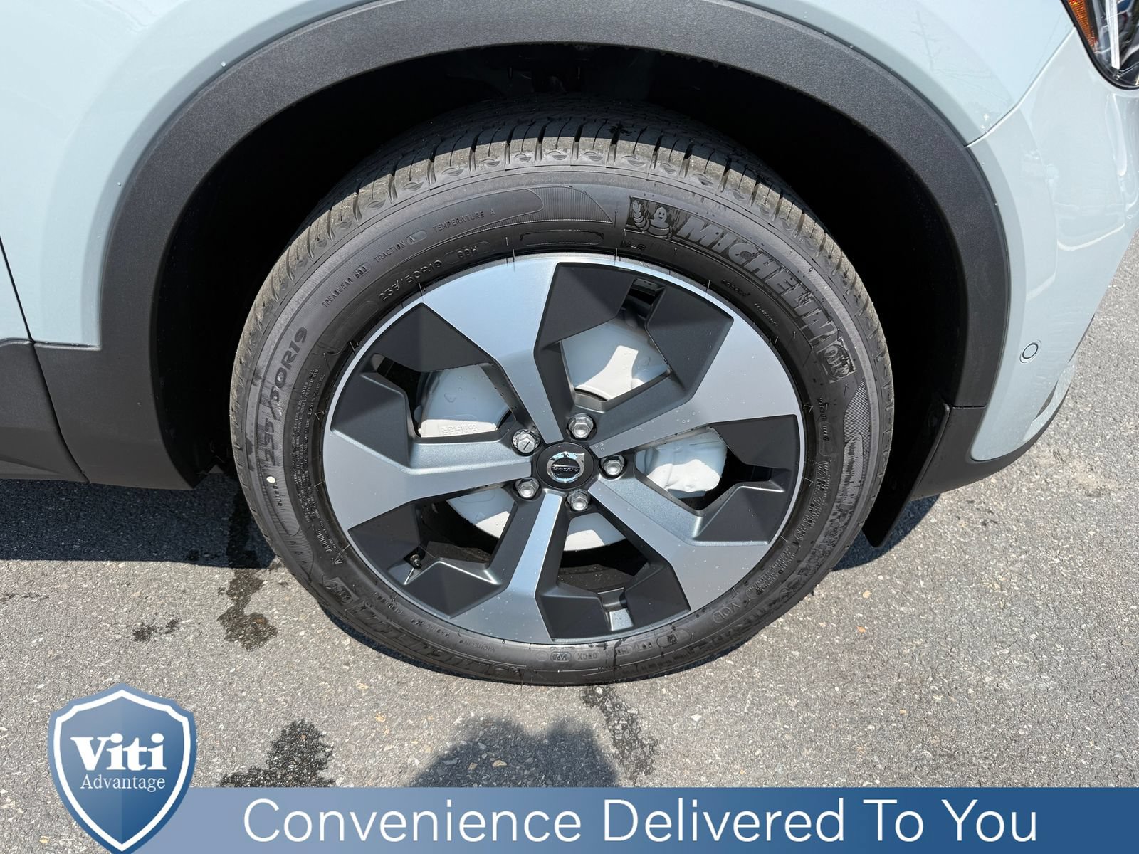 New 2026 Volvo XC40 B5 Plus w/ Protection Package Premier AWD/4WD image 10