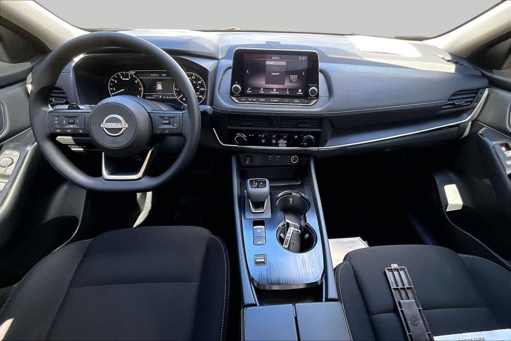 Used 2024 Nissan Rogue S FWD image 15