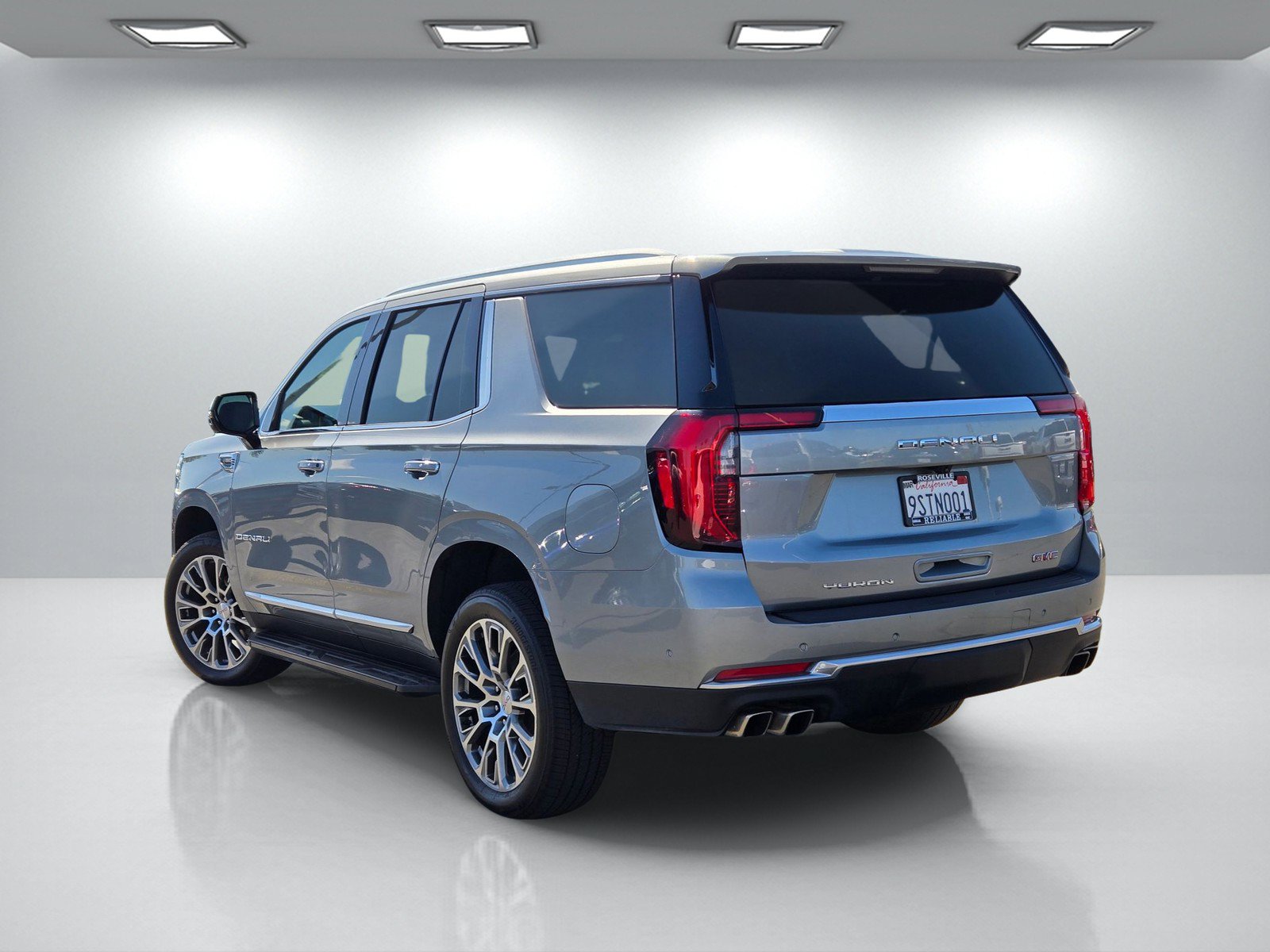 Used 2025 GMC Yukon Denali AWD/4WD image 6