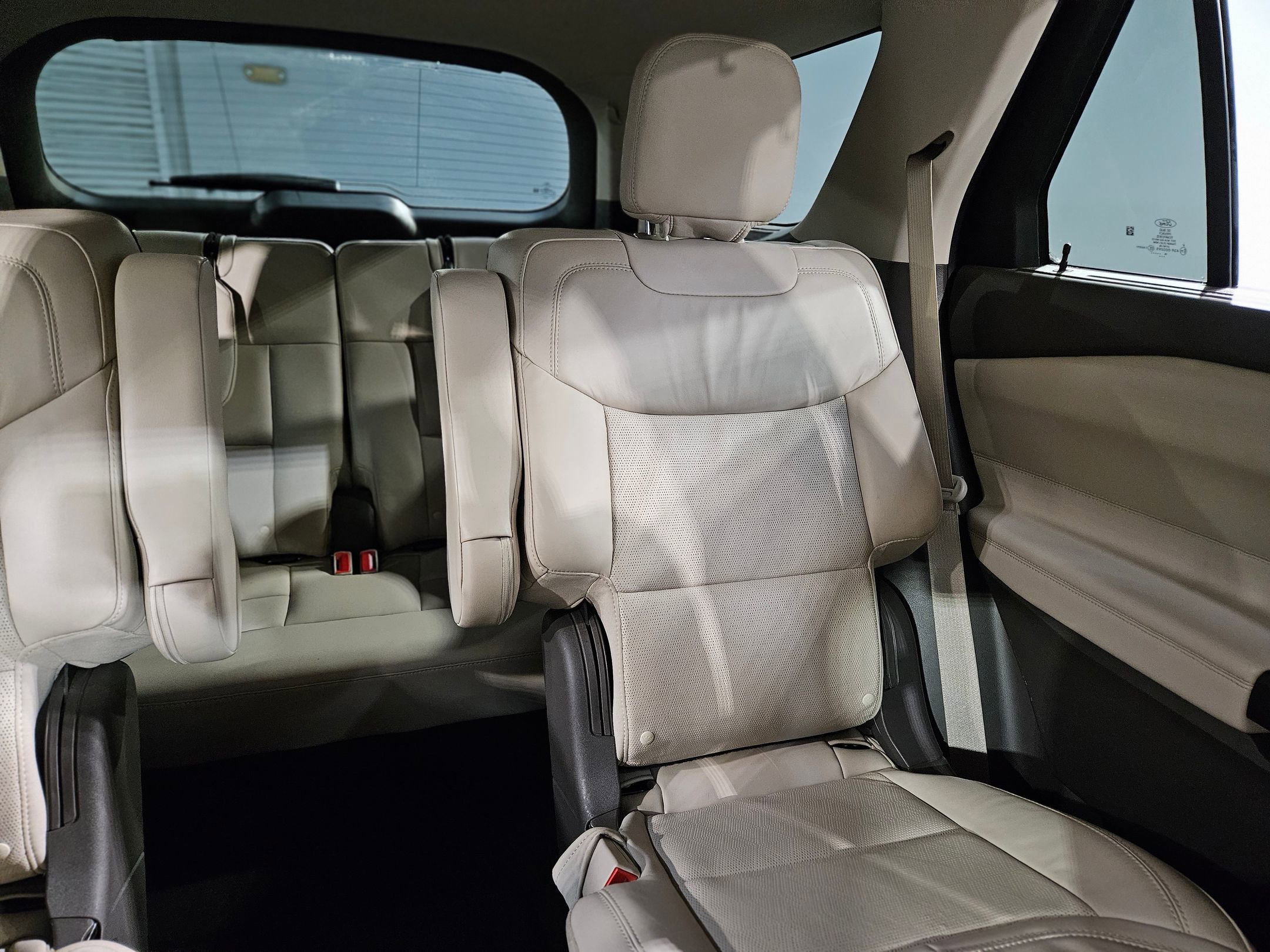 Used 2020 Ford Explorer Platinum image 14