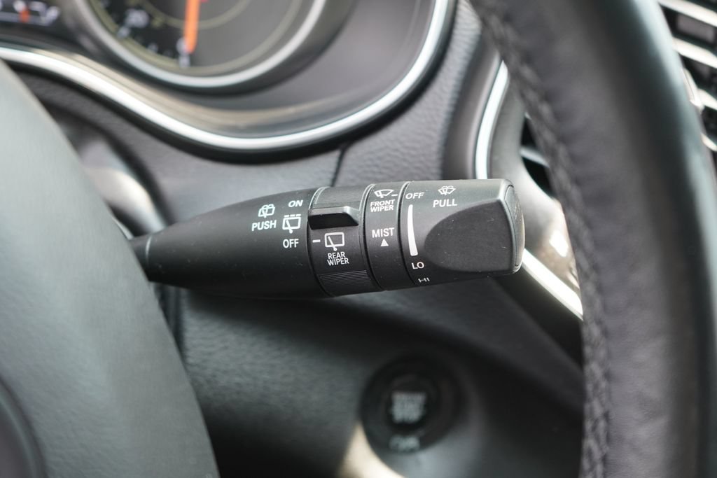 Used 2019 Jeep Cherokee Trailhawk AWD/4WD image 17