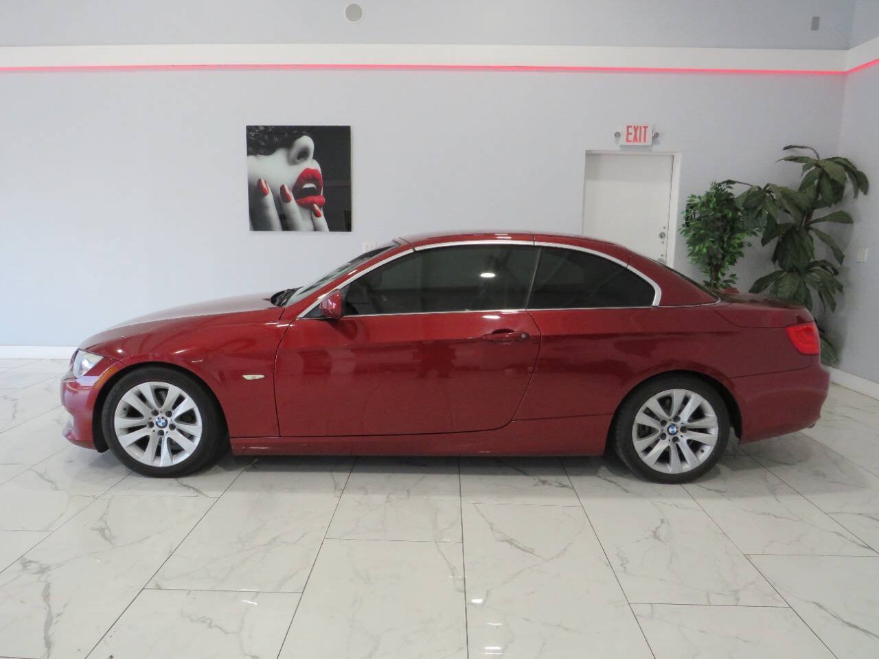 Used 2012 BMW 328i Convertible RWD image 3