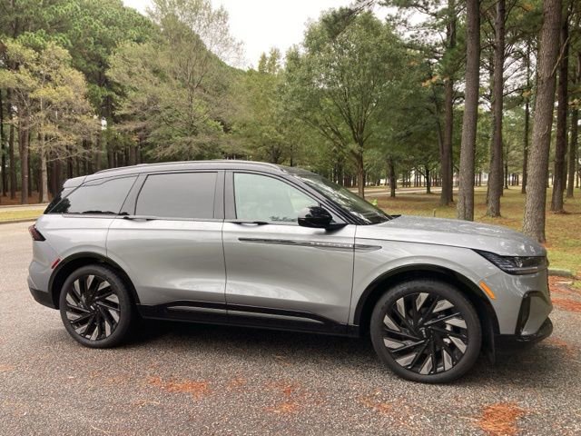 Certified 2025 Lincoln Nautilus Reserve w/ Jet Appearance Package image 2