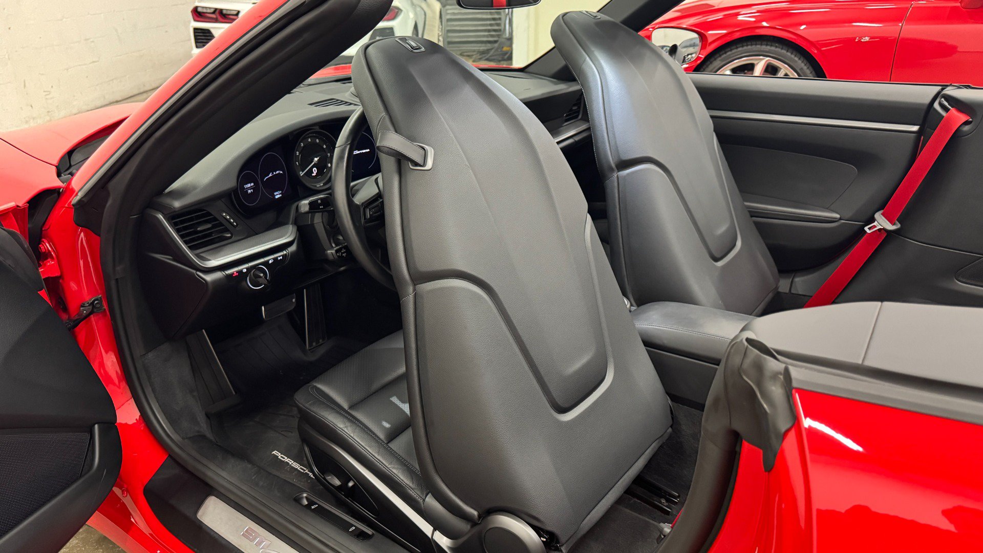 Used 2022 Porsche 911 Carrera RWD image 55