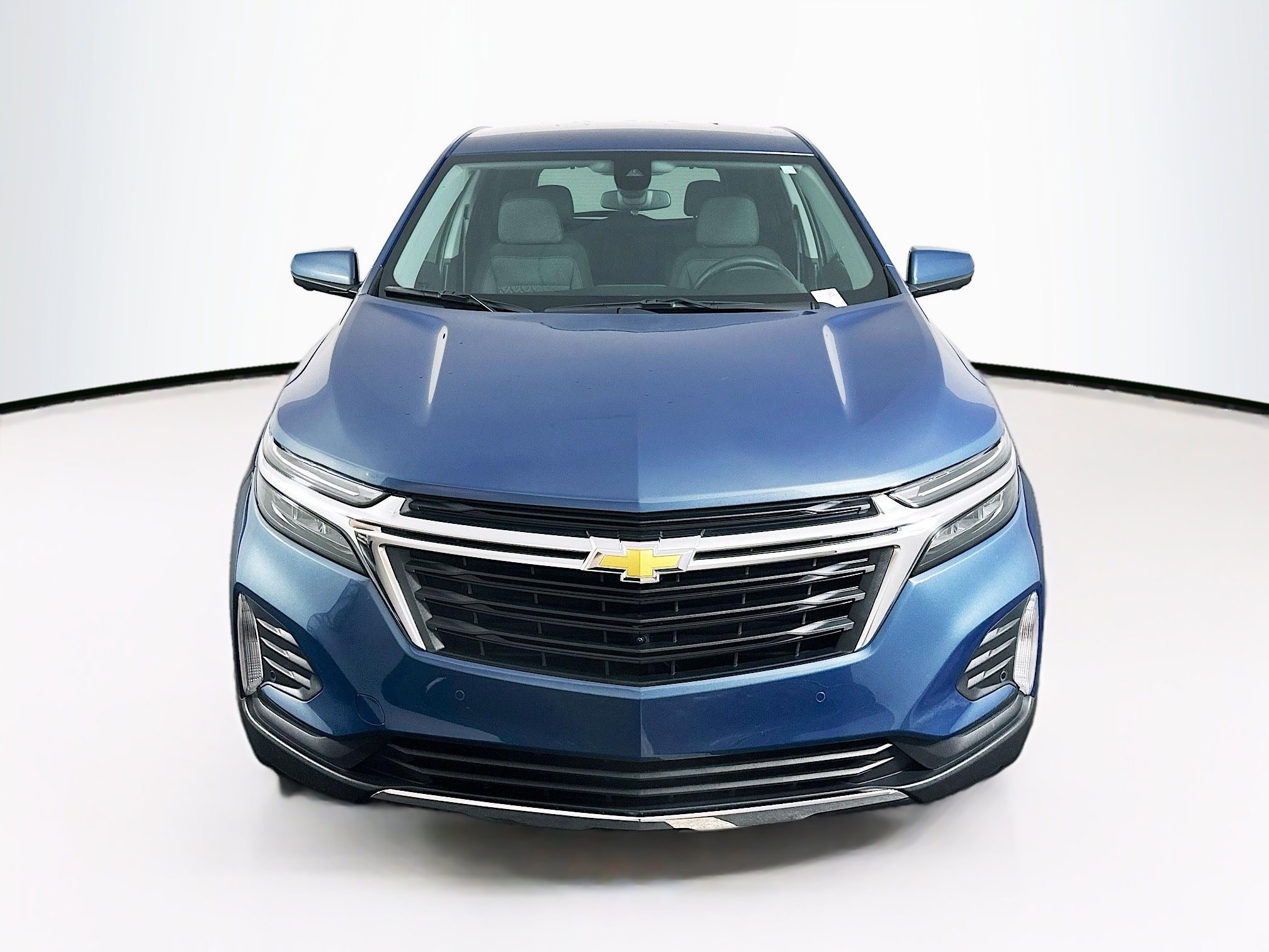 Used 2024 Chevrolet Equinox LT image 2