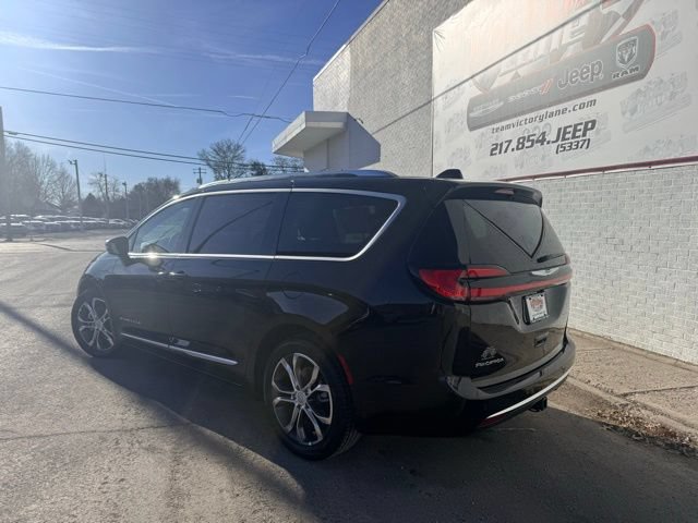 New 2026 Chrysler Pacifica Pinnacle w/ Trailer Tow Group FWD image 6