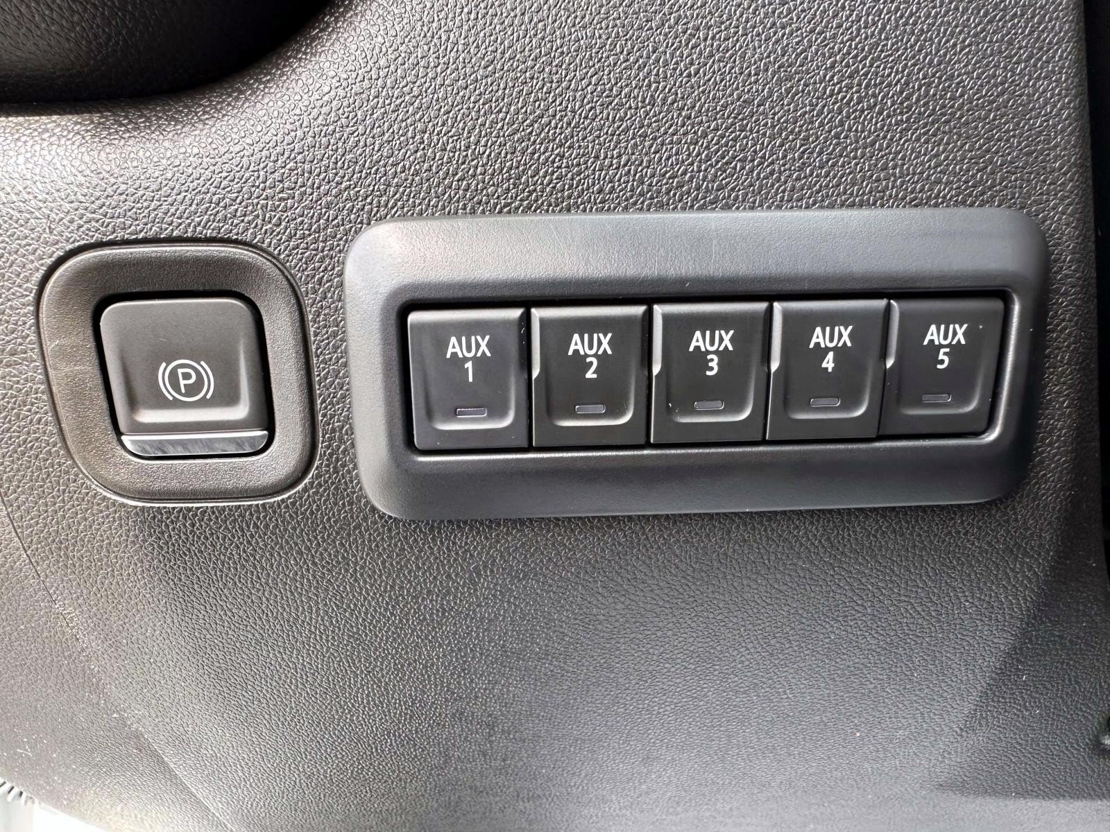 Used 2024 GMC Sierra 3500 Pro w/ Convenience Package AWD/4WD image 13