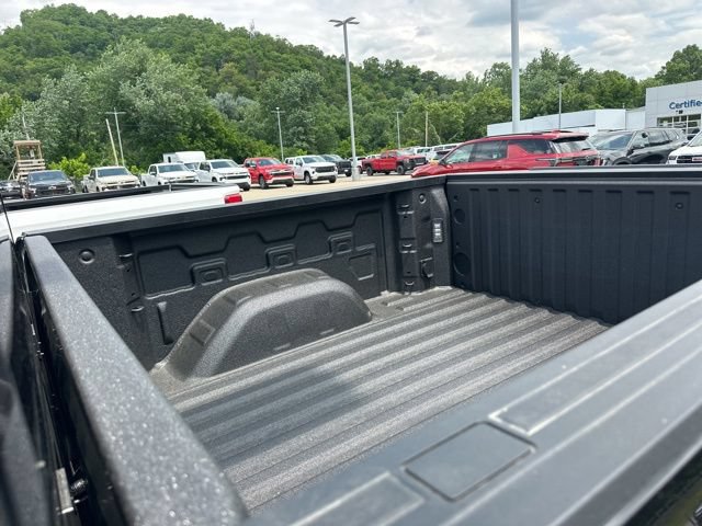 New 2026 Chevrolet Silverado 1500 LT Trail Boss w/ LPO, Dark Essentials Package AWD/4WD image 8