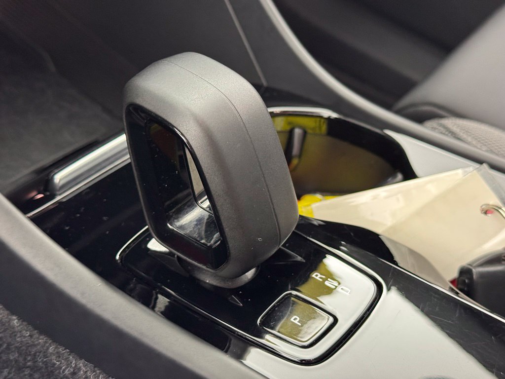Certified 2023 Volvo C40 Recharge Core w/ Protection Package Premier AWD/4WD image 21