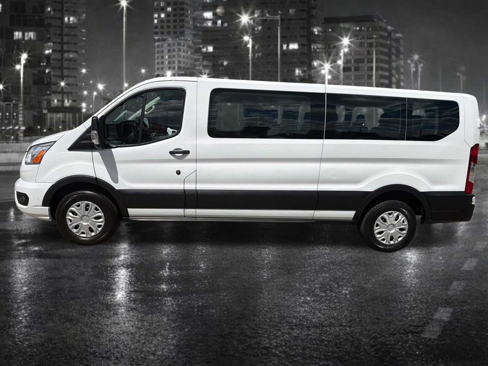 Used 2021 Ford Transit 350 XLT RWD image 3