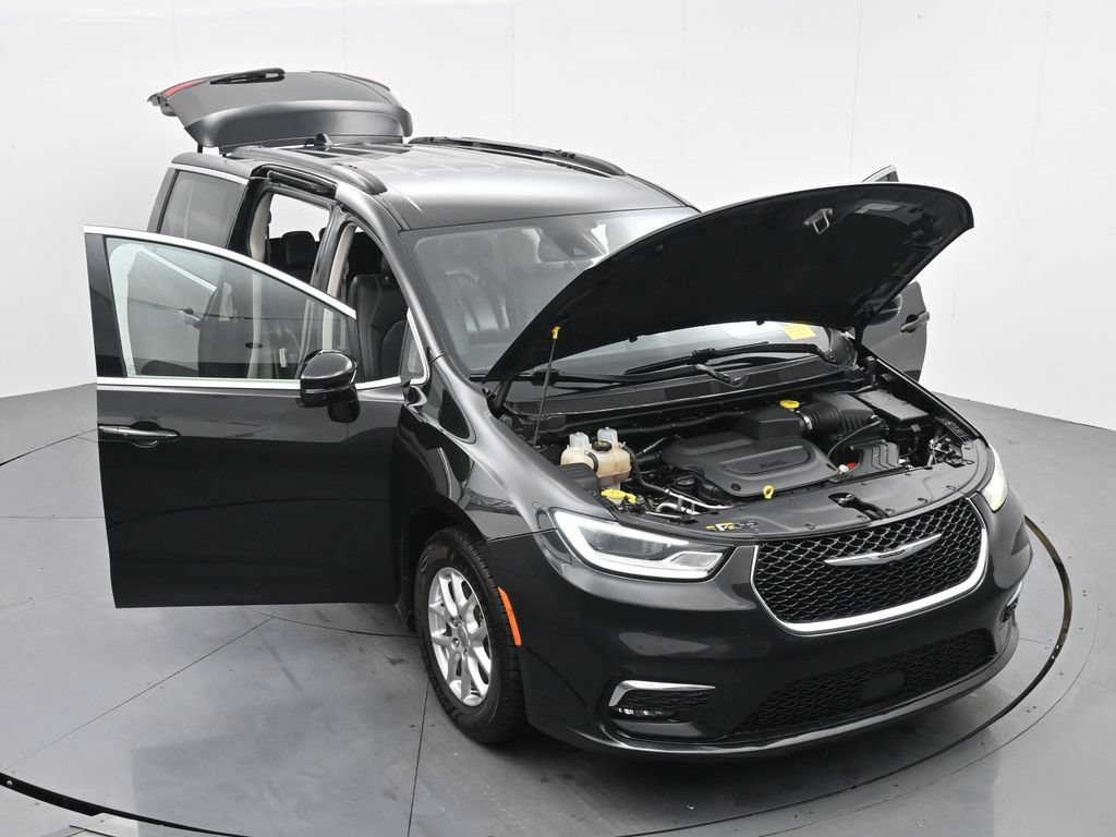 Used 2022 Chrysler Pacifica Touring-L FWD image 38