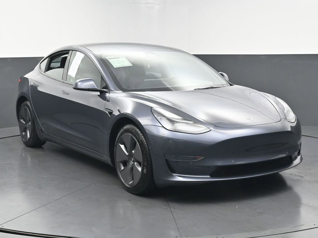 Used 2022 Tesla Model 3 Standard Range RWD image 2