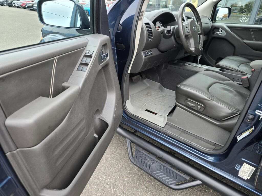 Used 2021 Nissan Frontier PRO-4X w/ Pro-4x Utility Package AWD/4WD image 16