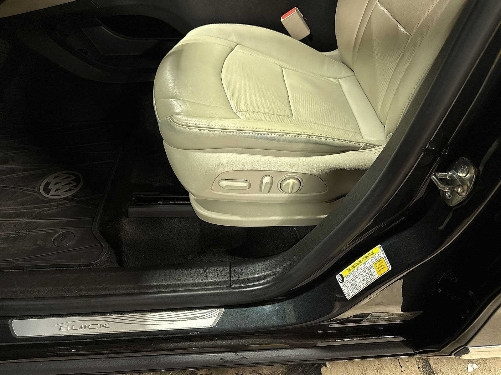 Used 2019 Buick Enclave Essence w/ Trailering Package, 5000 lbs. AWD/4WD image 25